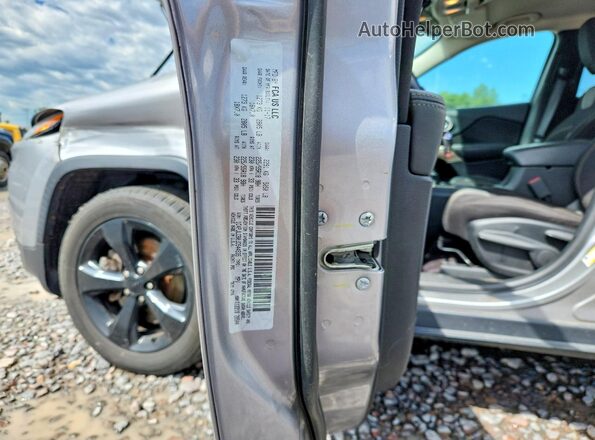 1C4PJLCB0JD544535 2018 JEEP CHEROKEE Gray Շարժիչի բաժամունքի տեսք