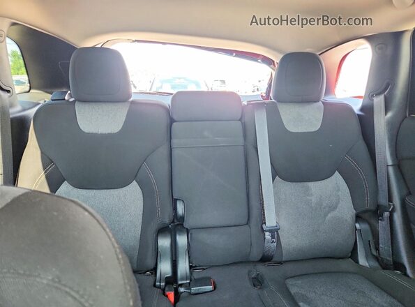 1C4PJLCB0JD618326 2018 JEEP CHEROKEE Red Հետևի նստատեղերի տեսք