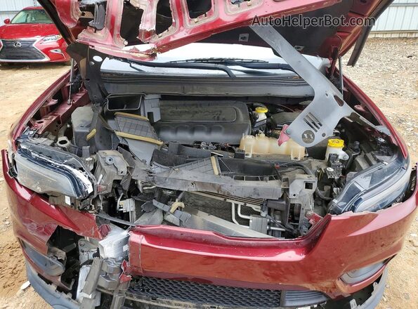 1C4PJLCB0KD286146 2019 JEEP CHEROKEE Maroon ძრავის განყოფილების ხედი