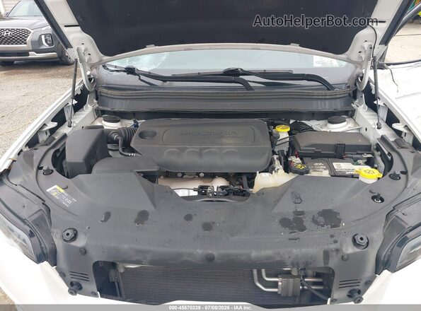 1C4PJLCB0KD444226 2019 JEEP CHEROKEE White უკანა ხედი