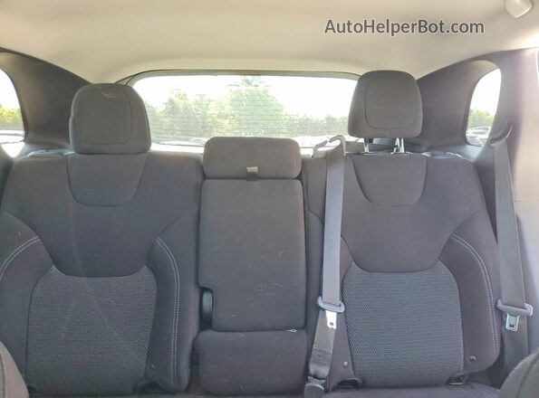 1C4PJLCB0KD469787 2019 JEEP CHEROKEE Silver Rear seats view