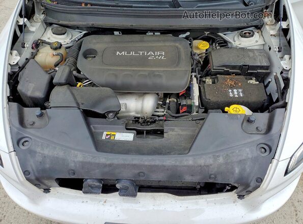 1C4PJLCB1HW643928 2017 JEEP CHEROKEE White Вид підкапотного простору
