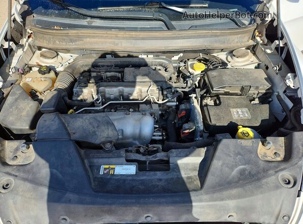 1C4PJLCB1JD577687 2018 JEEP CHEROKEE Белый Вид задней части салона