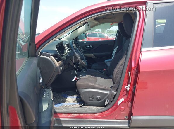 1C4PJLCB2HW574232 2017 JEEP CHEROKEE Red Front interior view