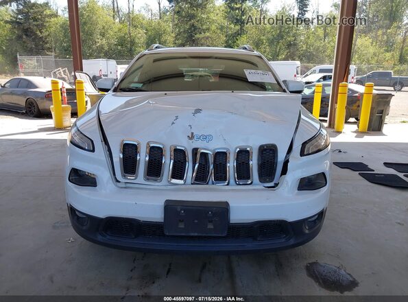 1C4PJLCB2JD563300 2018 JEEP CHEROKEE White Rear interior view