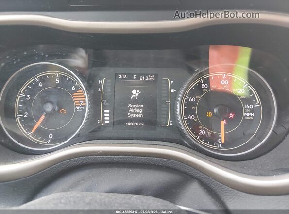 1C4PJLCB2JD568061 2018 JEEP CHEROKEE White Vista de los asientos traseros