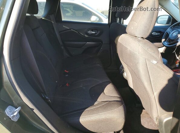 1C4PJLCB2KD131470 2019 JEEP CHEROKEE Green Вид задньої частини салону