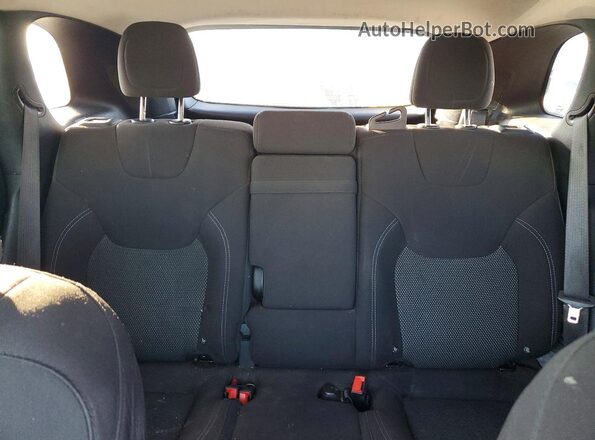 1C4PJLCB2KD131470 2019 JEEP CHEROKEE Green Вид задніх сидінь