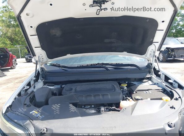 1C4PJLCB2LD511488 2020 JEEP CHEROKEE White უკანა ხედი