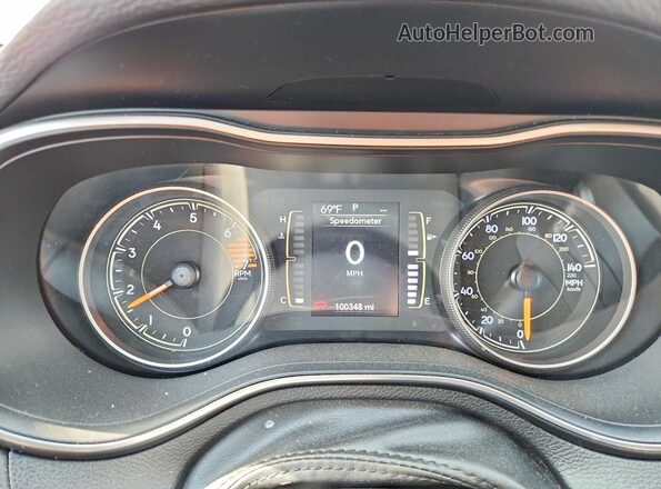 1C4PJLCB2LD629458 2020 JEEP CHEROKEE White ხელსაწყოთა პანელის ხედი