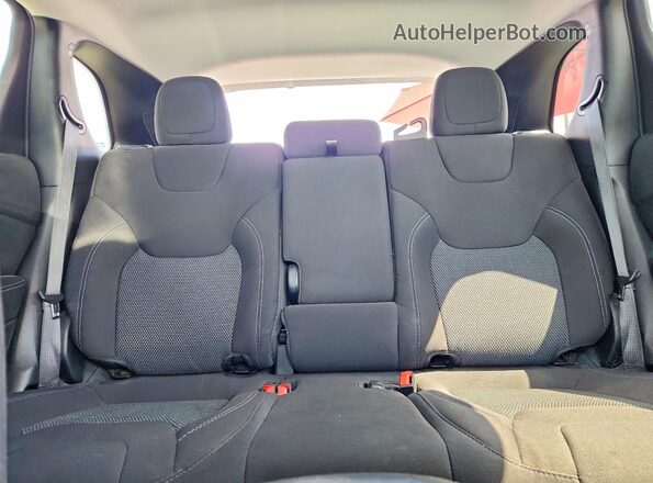 1C4PJLCB2LD629458 2020 JEEP CHEROKEE White უკანა სავარძლების ხედი