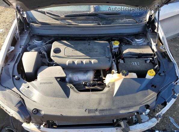 1C4PJLCB2MD214674 2021 JEEP CHEROKEE Gray Вид підкапотного простору