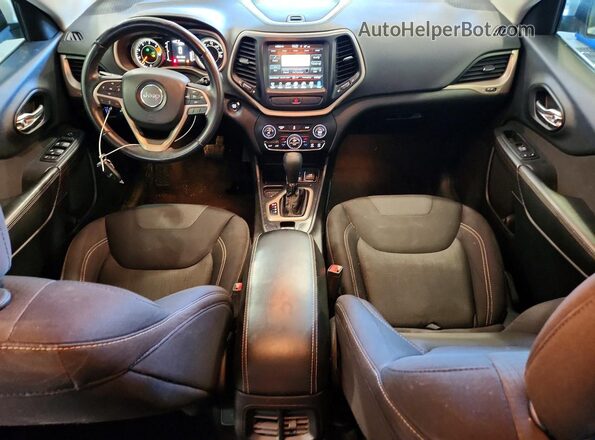1C4PJLCB3HW541000 2017 JEEP CHEROKEE White Вид панелі приладів