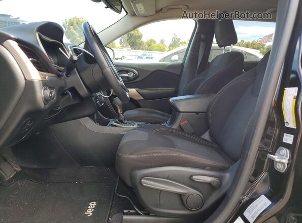 1C4PJLCB3HW585661 2017 JEEP CHEROKEE Black Front interior view