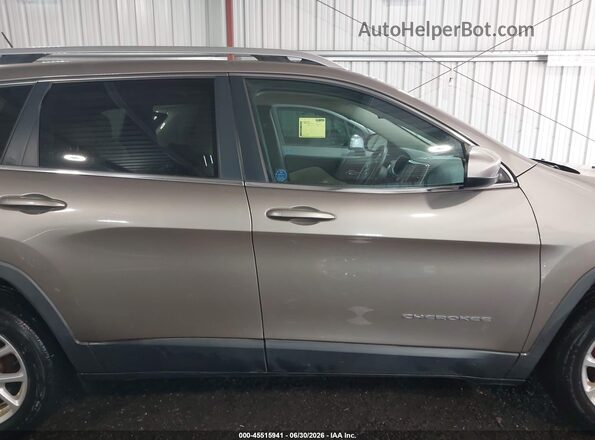 1C4PJLCB3JD611774 2018 JEEP CHEROKEE Beige ხელსაწყოთა პანელის ხედი