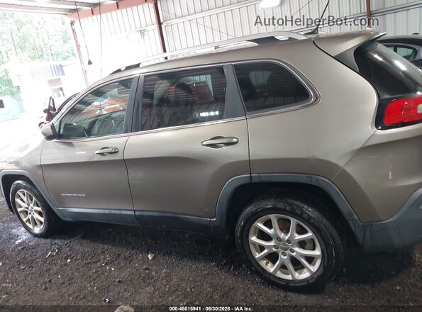 1C4PJLCB3JD611774 2018 JEEP CHEROKEE Beige უკანა სალონის ხედი