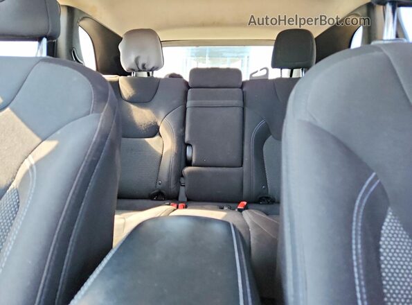 1C4PJLCB3KD264660 2019 JEEP CHEROKEE Black Вид задніх сидінь