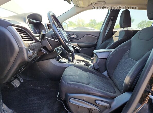 1C4PJLCB3KD264660 2019 JEEP CHEROKEE Black Вид салону спереду