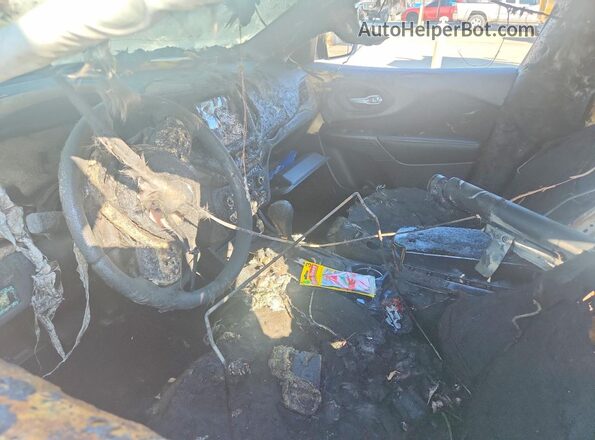 1C4PJLCB4GW216578 2016 JEEP CHEROKEE White Vista del salpicadero