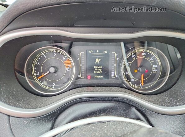 1C4PJLCB4GW308273 2016 JEEP CHEROKEE Silver Instrument cluster view