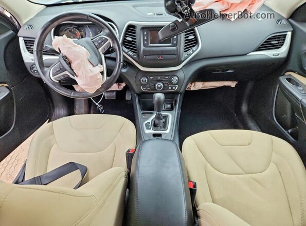 1C4PJLCB4GW308273 2016 JEEP CHEROKEE Silver Dashboard view