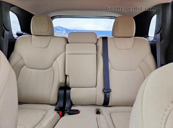 1C4PJLCB4GW308273 2016 JEEP CHEROKEE Silver Rear seats view