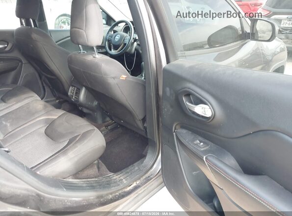 1C4PJLCB4GW346439 2016 JEEP CHEROKEE Gray Вид задніх сидінь