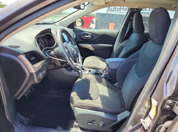 1C4PJLCB4HW640165 2017 JEEP CHEROKEE Gray Front interior view