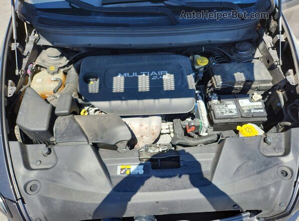 1C4PJLCB4HW640165 2017 JEEP CHEROKEE Gray Engine compartment view