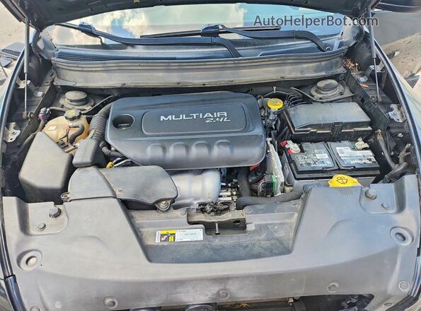 1C4PJLCB4JD528113 2018 JEEP CHEROKEE Black Շարժիչի բաժամունքի տեսք