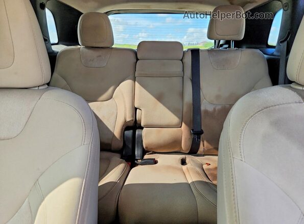 1C4PJLCB4JD551682 2018 JEEP CHEROKEE Blue Rear seats view