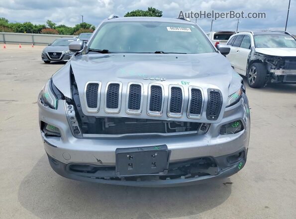 1C4PJLCB4JD559085 2018 JEEP CHEROKEE Silver Вид спереду