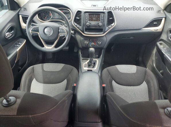 1C4PJLCB4JD559085 2018 JEEP CHEROKEE Silver Вид панелі приладів