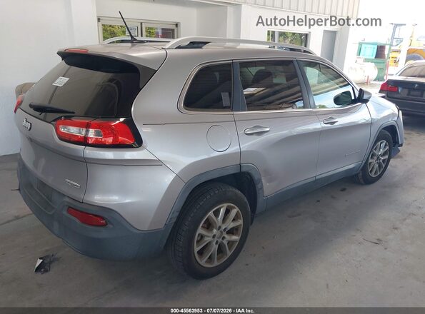 1C4PJLCB5JD531179 2018 JEEP CHEROKEE Silver Tył prawy