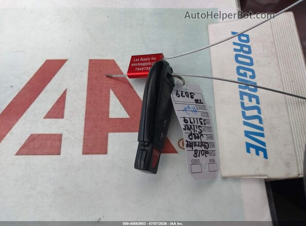 1C4PJLCB5JD531179 2018 JEEP CHEROKEE Silver Widok deski rozdzielczej