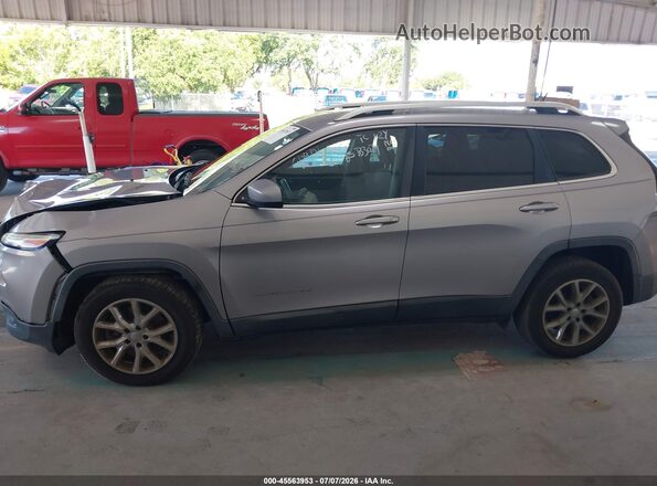 1C4PJLCB5JD531179 2018 JEEP CHEROKEE Silver Widok wnętrza 360 stopni