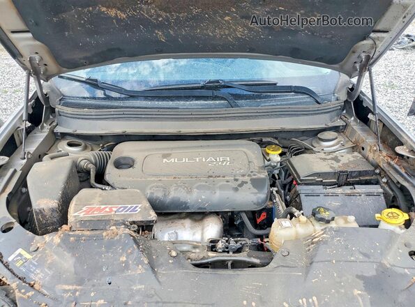 1C4PJLCB5KD151213 2019 JEEP CHEROKEE Silver Vista interior trasera
