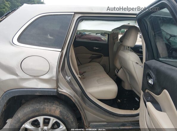 1C4PJLCB5KD340492 2019 JEEP CHEROKEE Brown Widok naklejki z numerem VIN