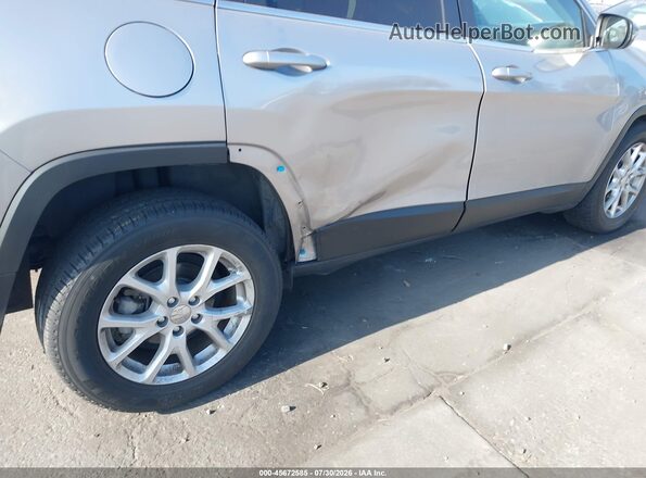 1C4PJLCB6HD235954 2017 JEEP CHEROKEE Silver Vista frontal