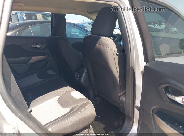 1C4PJLCB6JD558729 2018 JEEP CHEROKEE Серебряный Вид наклейки с VIN-кодом