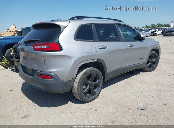 1C4PJLCB6JD558729 2018 JEEP CHEROKEE Серебряный Задняя правая четверть