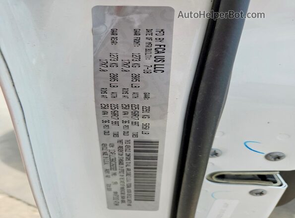 1C4PJLCB6KD262322 2019 JEEP CHEROKEE White Widok naklejki z numerem VIN