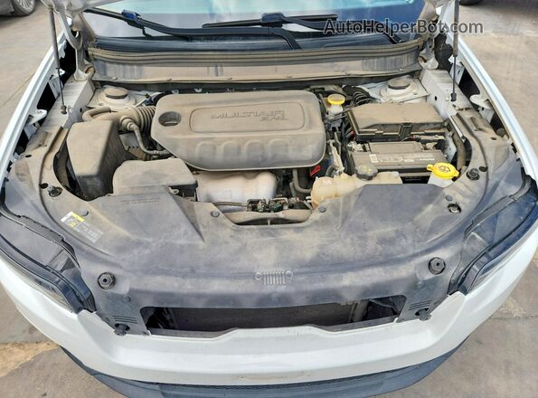 1C4PJLCB6KD262322 2019 JEEP CHEROKEE White Widok komory silnika