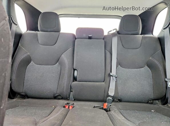 1C4PJLCB6LD542145 2020 JEEP CHEROKEE White Vista de los asientos traseros