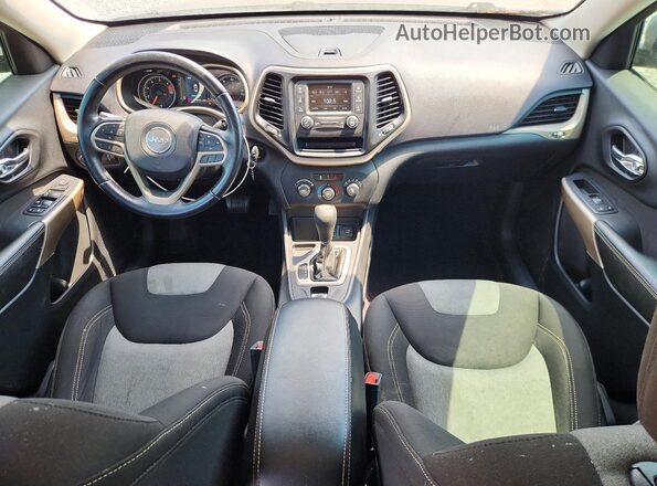 1C4PJLCB7JD543124 2018 JEEP CHEROKEE Silver Dashboard view
