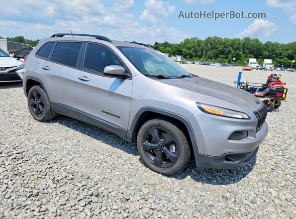 1C4PJLCB7JD543124 2018 JEEP CHEROKEE Silver Front right