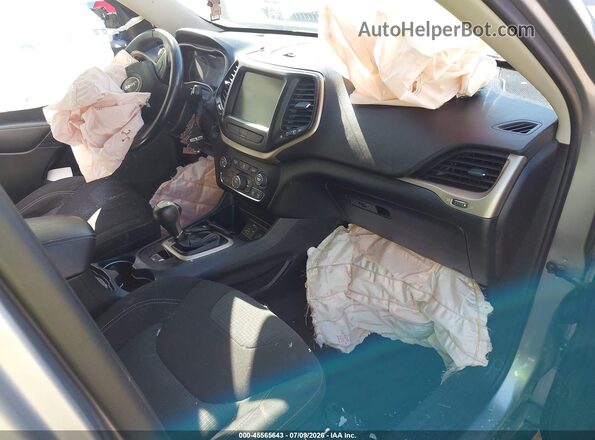 1C4PJLCB8GW288349 2016 JEEP CHEROKEE Silver Widok wnętrza z przodu