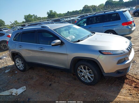 1C4PJLCB8GW288349 2016 JEEP CHEROKEE Silver Widok wnętrza z tyłu
