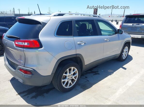 1C4PJLCB8HD219335 2017 JEEP CHEROKEE Silver Задня права чверть