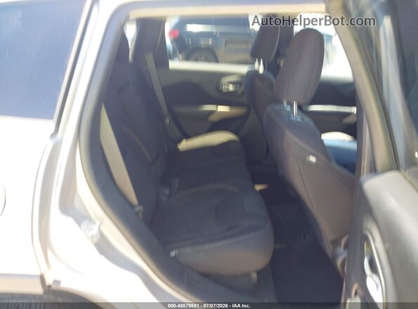 1C4PJLCB8HD219335 2017 JEEP CHEROKEE Silver Вид наклейки з VIN-кодом